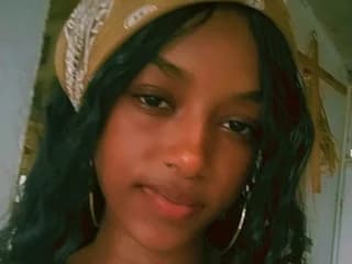 Laurahot10 WebCAM 
